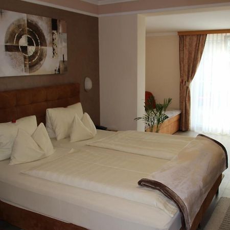 ליבניץ Hotel Lang מראה חיצוני תמונה