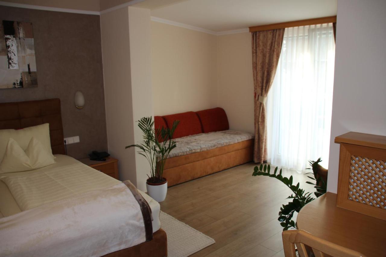 ליבניץ Hotel Lang מראה חיצוני תמונה