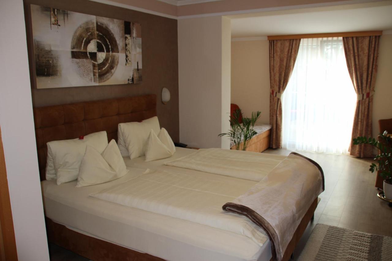 ליבניץ Hotel Lang מראה חיצוני תמונה
