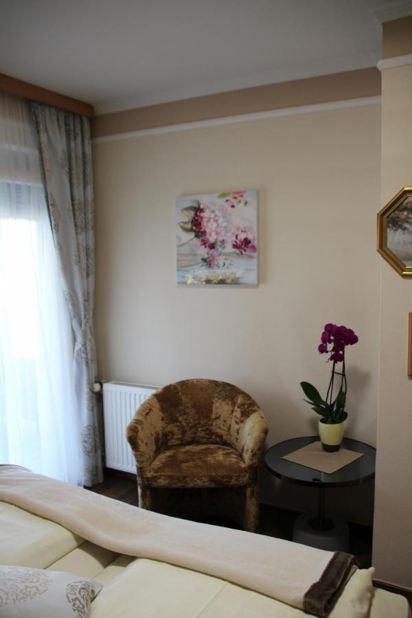 ליבניץ Hotel Lang מראה חיצוני תמונה