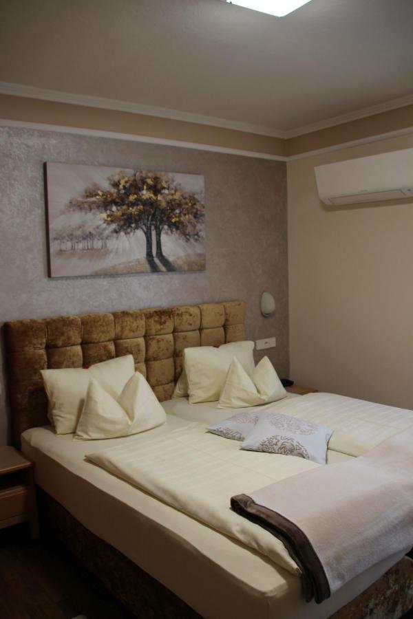 ליבניץ Hotel Lang מראה חיצוני תמונה