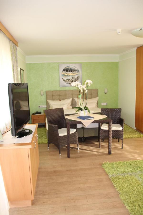 ליבניץ Hotel Lang מראה חיצוני תמונה